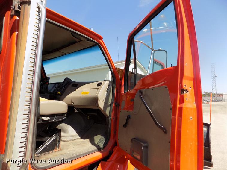 image for item ER9118 2001 Sterling LT7501 dump truck