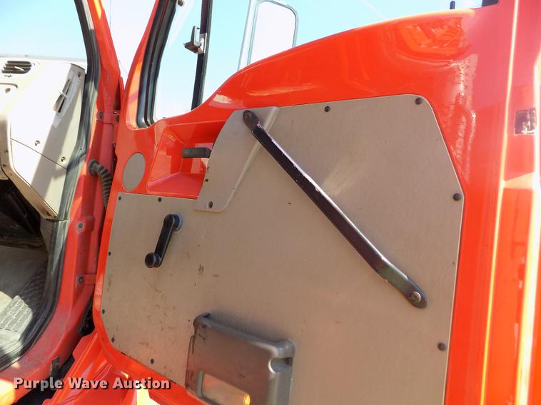 image for item ER9118 2001 Sterling LT7501 dump truck