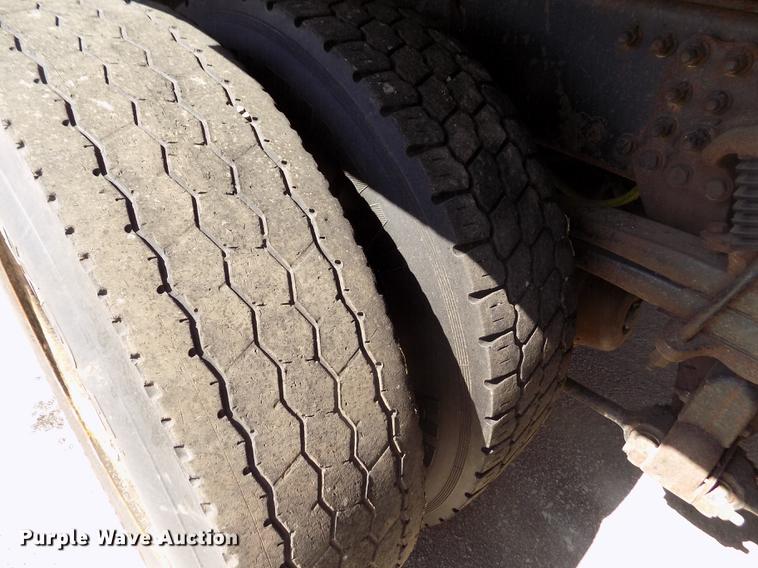 image for item ER9118 2001 Sterling LT7501 dump truck