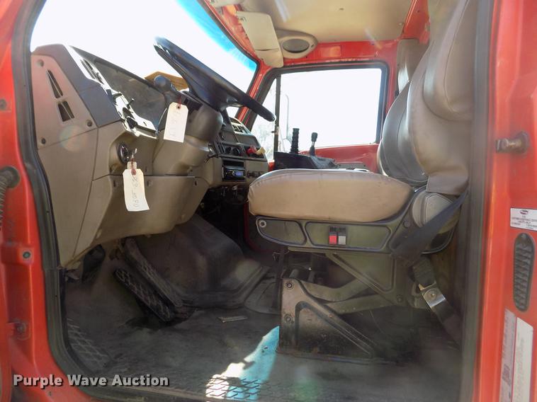 image for item ER9119 2001 Sterling LT7501 dump truck