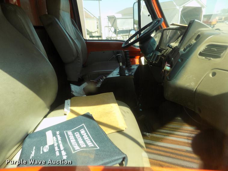 image for item ER9119 2001 Sterling LT7501 dump truck