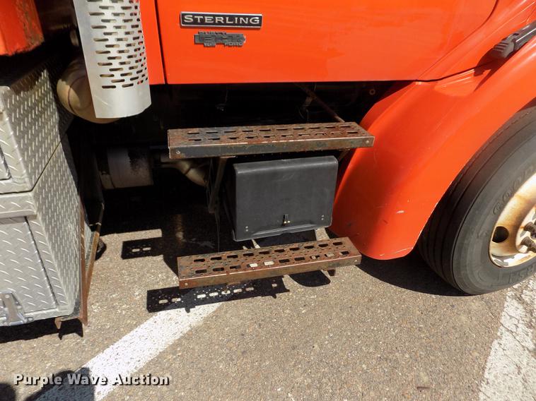 image for item ER9119 2001 Sterling LT7501 dump truck