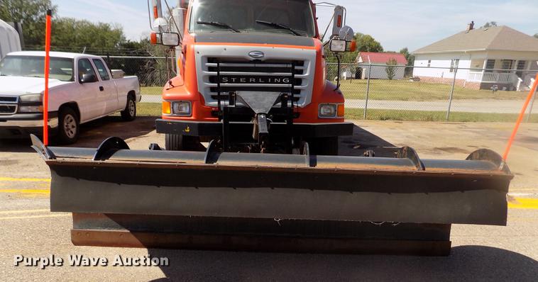image for item ER9121 2003 Sterling LT7501 dump truck