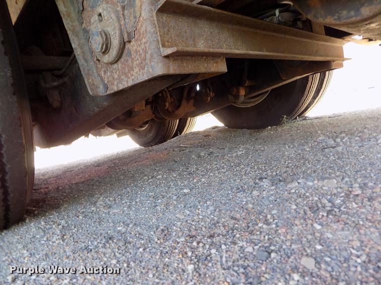 image for item ER9122 2001 Trail-Eze LE60SA tilt deck equipment trailer