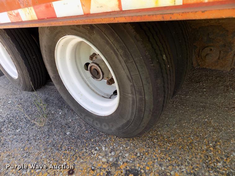 image for item ER9122 2001 Trail-Eze LE60SA tilt deck equipment trailer