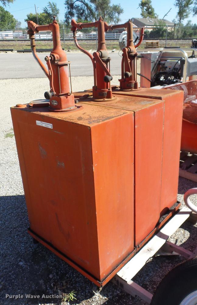 (3) bulk oil tanks in Hutchinson, KS Item FO9014 sold Purple Wave