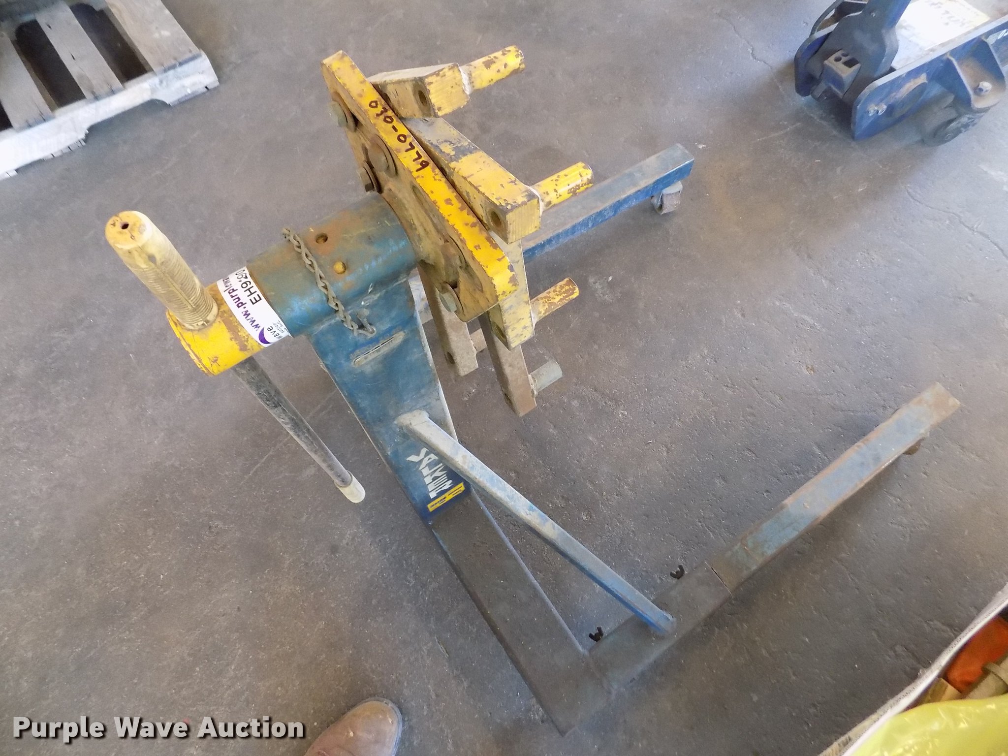 Walker 93774 engine stand in Norton, KS Item EH9290 sold Purple Wave