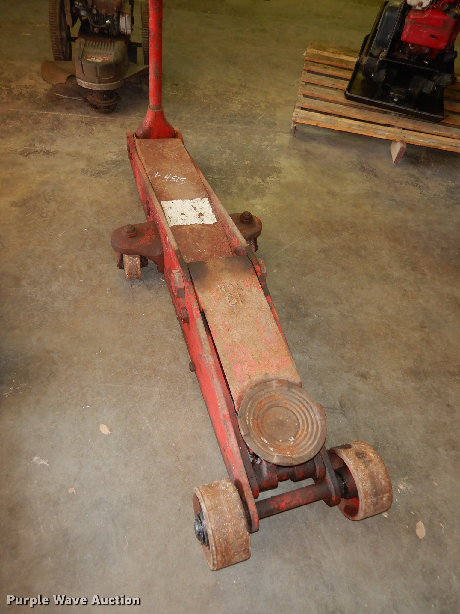 1990 Blackhawk 67451 floor jack in Topeka, KS Item FC9289 sold