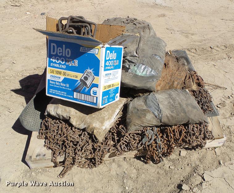 image for item BU9736 Approximately 21 mud/snow tire chains