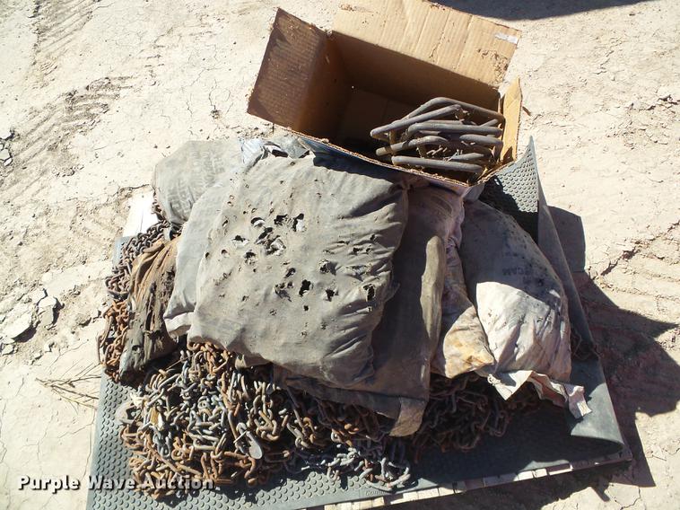 image for item BU9736 Approximately 21 mud/snow tire chains