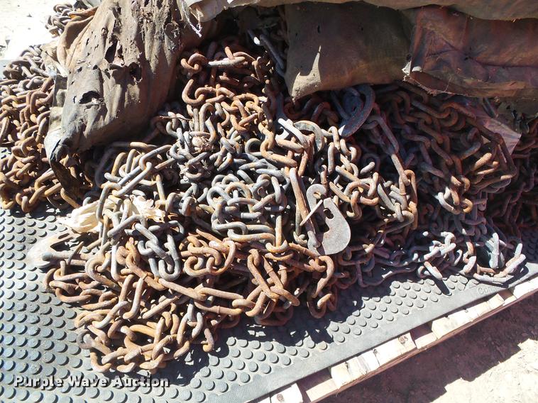 image for item BU9736 Approximately 21 mud/snow tire chains