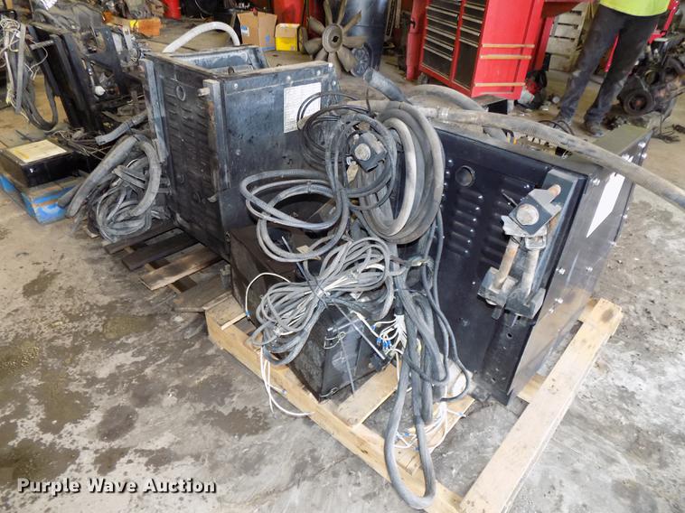 image for item DB8547 (3) Thermo King TriPac auxiliary power units