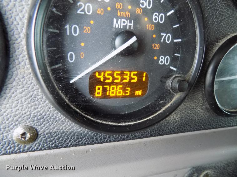 image for item DB8564 2013 Peterbilt 587 semi truck