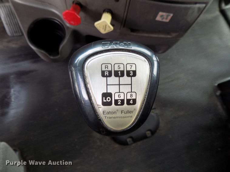 image for item DB8564 2013 Peterbilt 587 semi truck