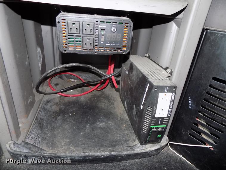 image for item DB8564 2013 Peterbilt 587 semi truck