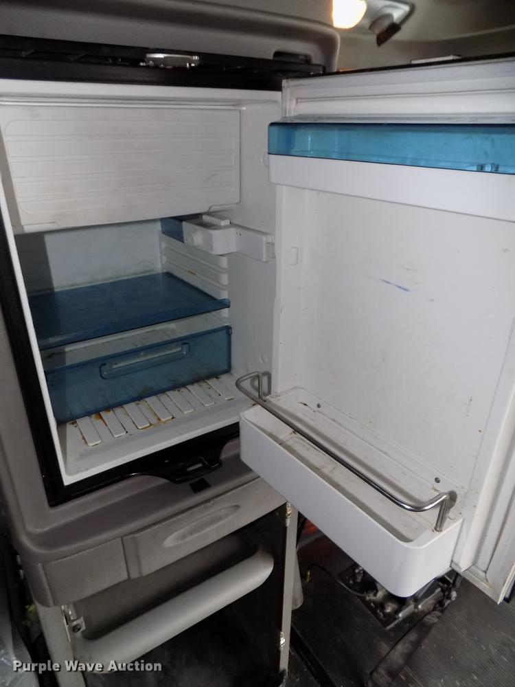 image for item DB8564 2013 Peterbilt 587 semi truck