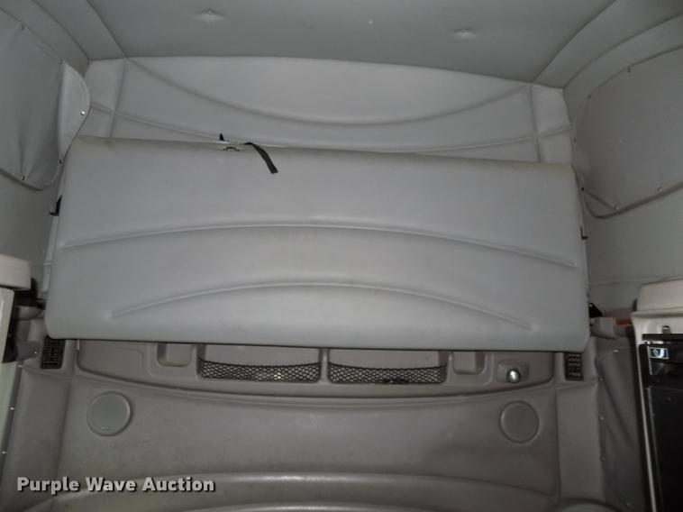 image for item DB8564 2013 Peterbilt 587 semi truck