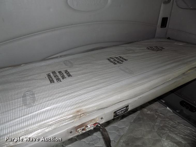 image for item DB8564 2013 Peterbilt 587 semi truck