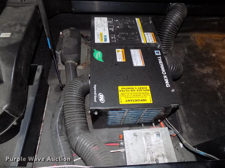 image for item DB8564 2013 Peterbilt 587 semi truck