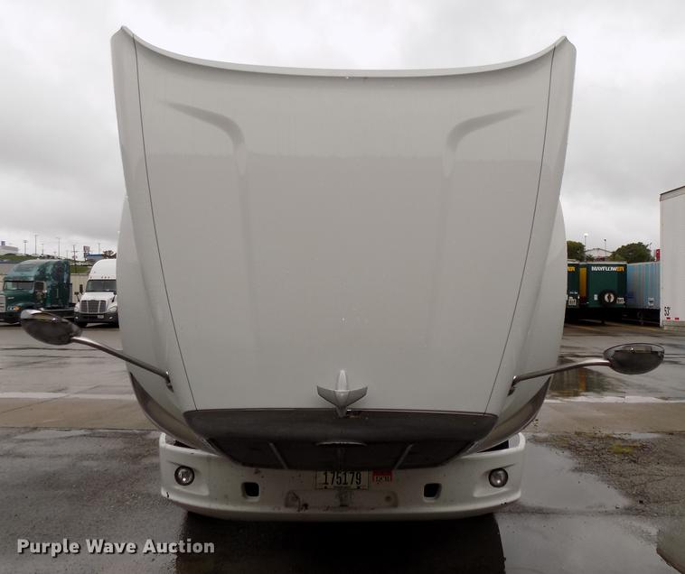 image for item DB8564 2013 Peterbilt 587 semi truck