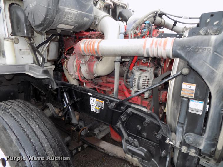 image for item DB8564 2013 Peterbilt 587 semi truck