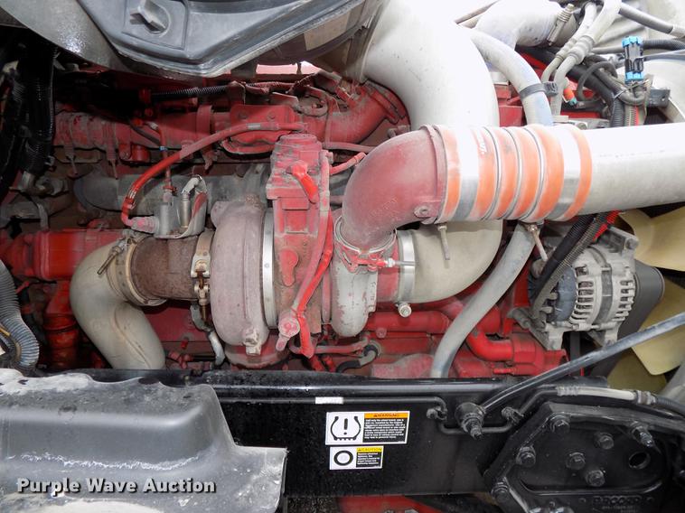 image for item DB8564 2013 Peterbilt 587 semi truck