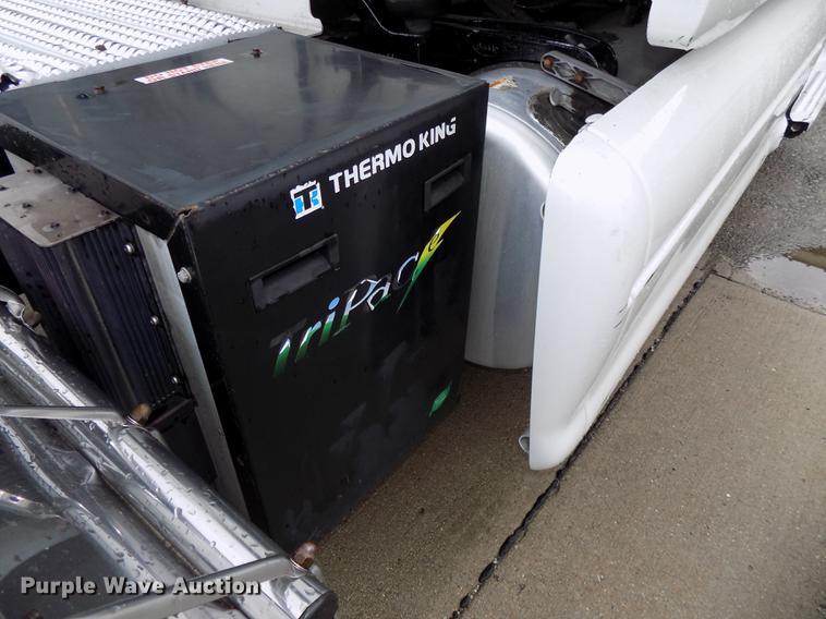 image for item DB8564 2013 Peterbilt 587 semi truck