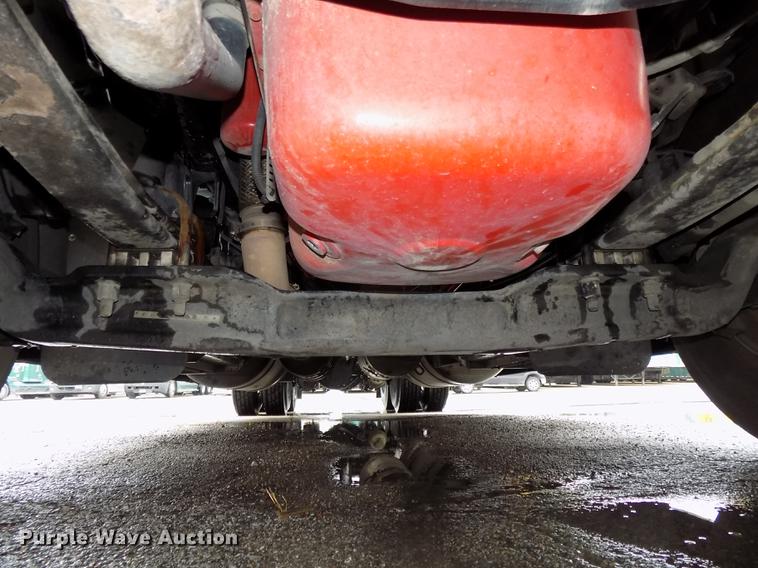 image for item DB8564 2013 Peterbilt 587 semi truck