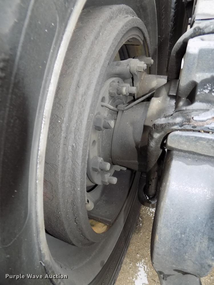 image for item DB8564 2013 Peterbilt 587 semi truck