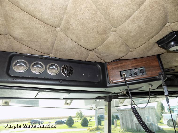 image for item DB8579 2007 Freightliner FLD132 XL Classic semi truck