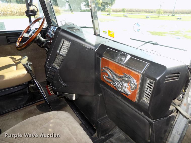 image for item DB8579 2007 Freightliner FLD132 XL Classic semi truck