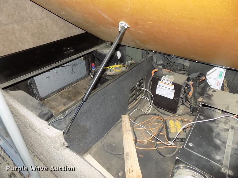 image for item DB8579 2007 Freightliner FLD132 XL Classic semi truck