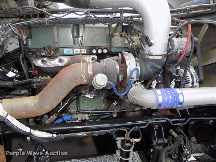 image for item DB8579 2007 Freightliner FLD132 XL Classic semi truck