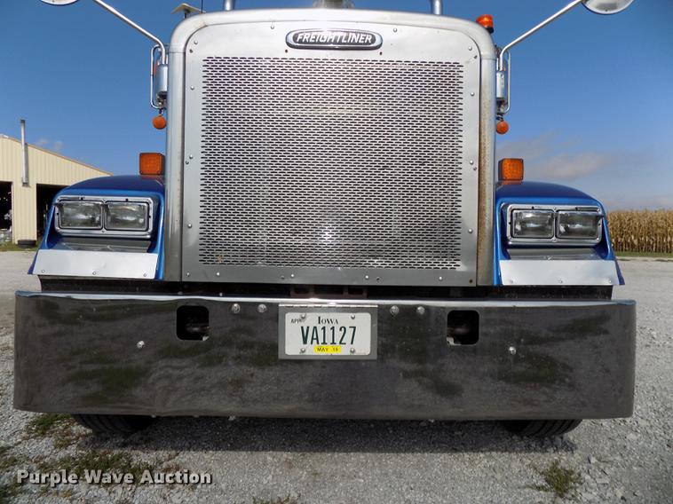 image for item DB8579 2007 Freightliner FLD132 XL Classic semi truck