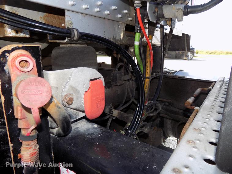 image for item DB8579 2007 Freightliner FLD132 XL Classic semi truck