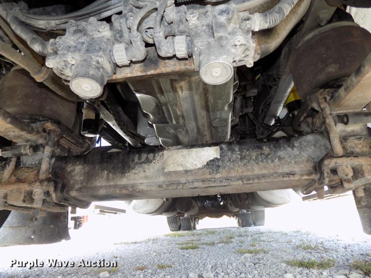 image for item DB8579 2007 Freightliner FLD132 XL Classic semi truck