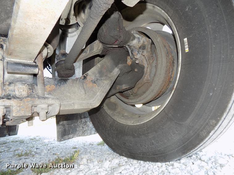 image for item DB8579 2007 Freightliner FLD132 XL Classic semi truck