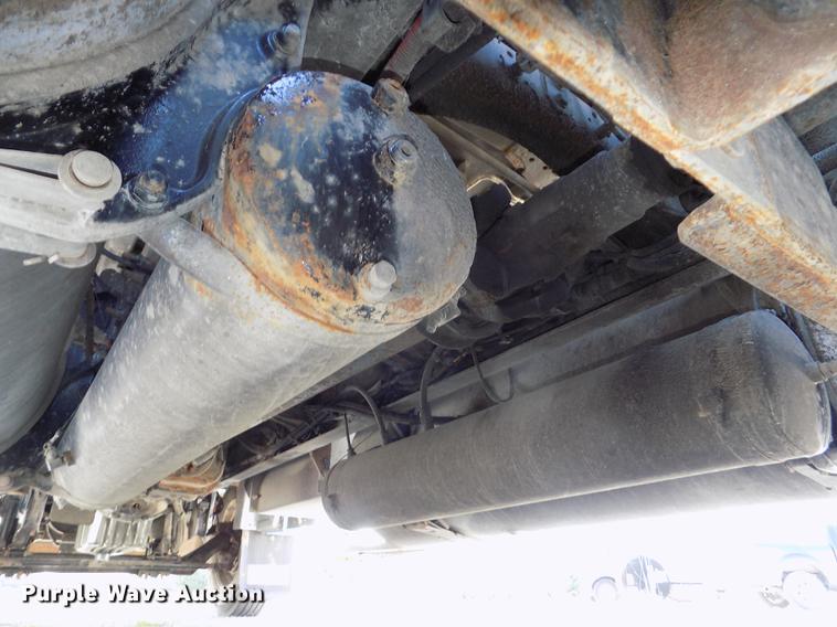 image for item DB8579 2007 Freightliner FLD132 XL Classic semi truck