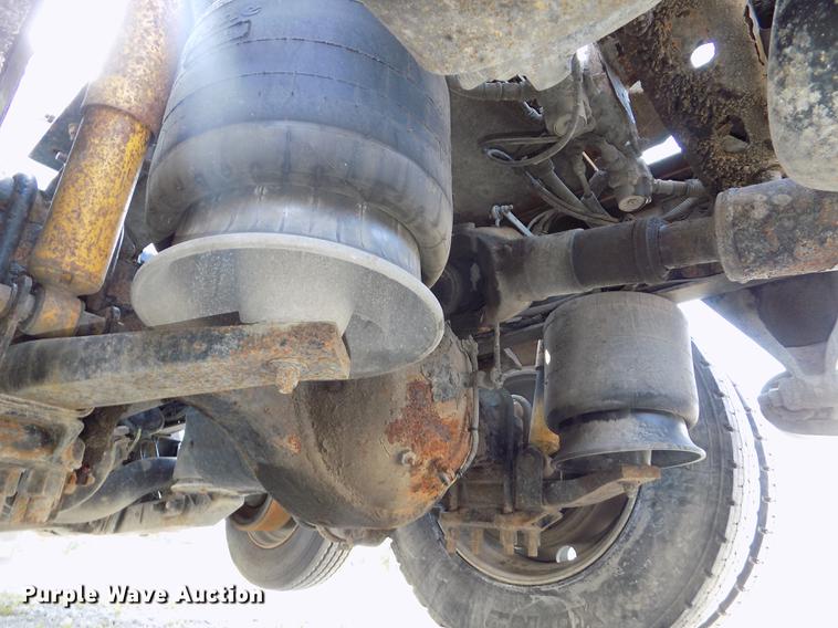 image for item DB8579 2007 Freightliner FLD132 XL Classic semi truck