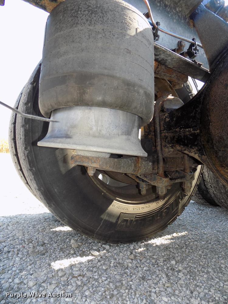 image for item DB8579 2007 Freightliner FLD132 XL Classic semi truck