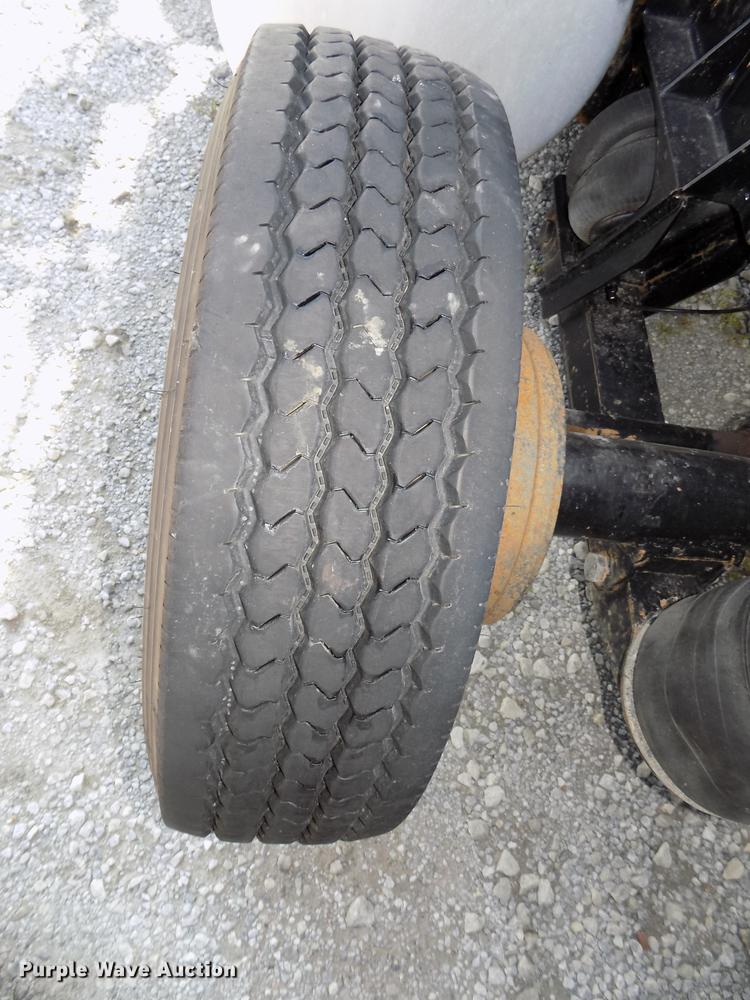 image for item DB8579 2007 Freightliner FLD132 XL Classic semi truck