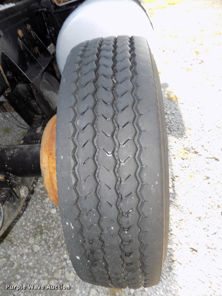 image for item DB8579 2007 Freightliner FLD132 XL Classic semi truck