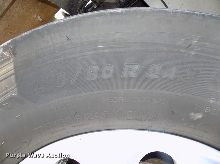 image for item DB8579 2007 Freightliner FLD132 XL Classic semi truck