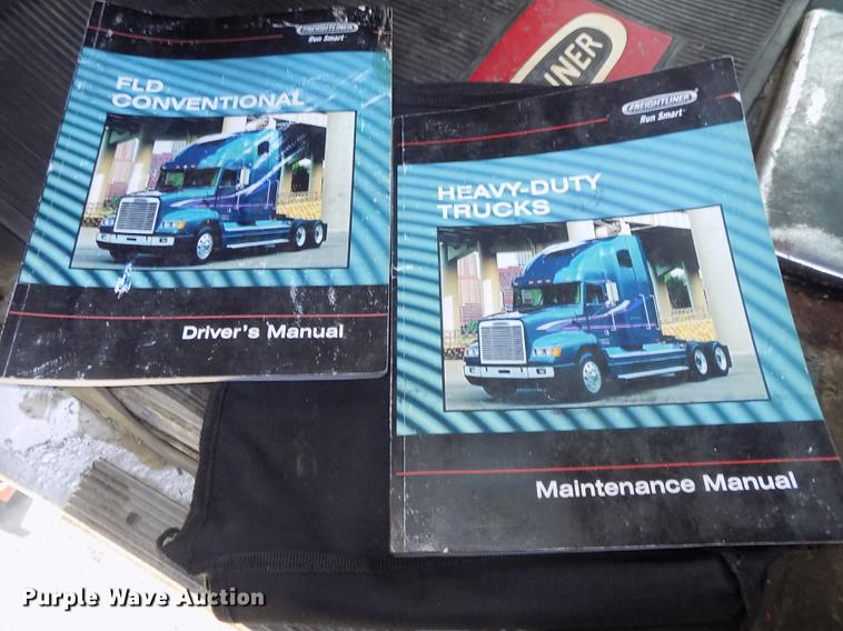 image for item DB8579 2007 Freightliner FLD132 XL Classic semi truck