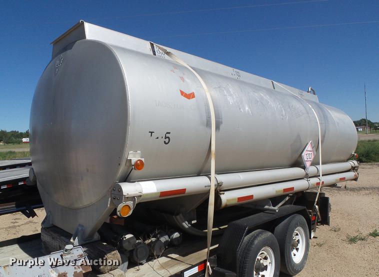 image for item DD5885 1979 Timpte Beall bulk delivery tank