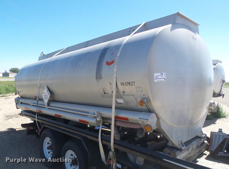 image for item DD5885 1979 Timpte Beall bulk delivery tank