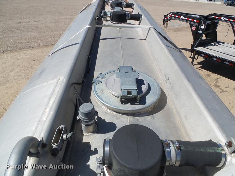 image for item DD5885 1979 Timpte Beall bulk delivery tank