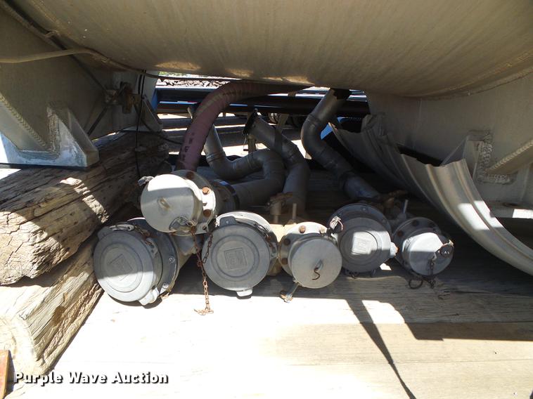 image for item DD5885 1979 Timpte Beall bulk delivery tank