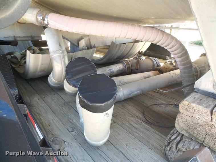 image for item DD5885 1979 Timpte Beall bulk delivery tank