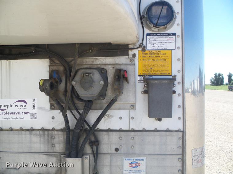 image for item DD5886 2006 Utility VS2RA 3000R refrigerated van trailer